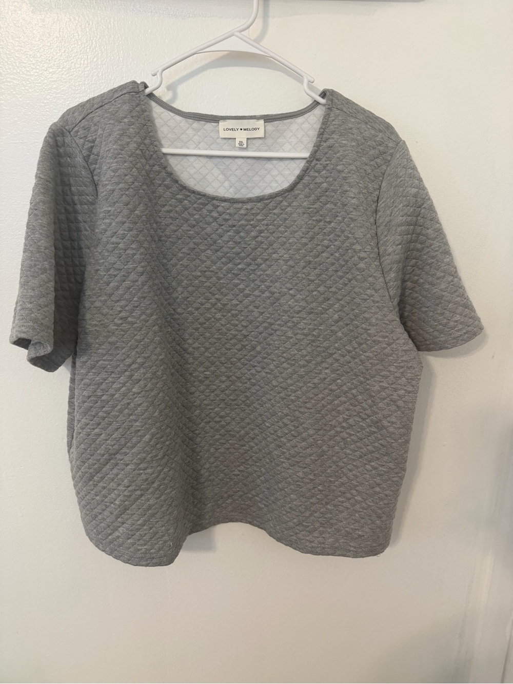 Lovely Melody Gray Quilted Scoop-Neck Short Sleeve Top
